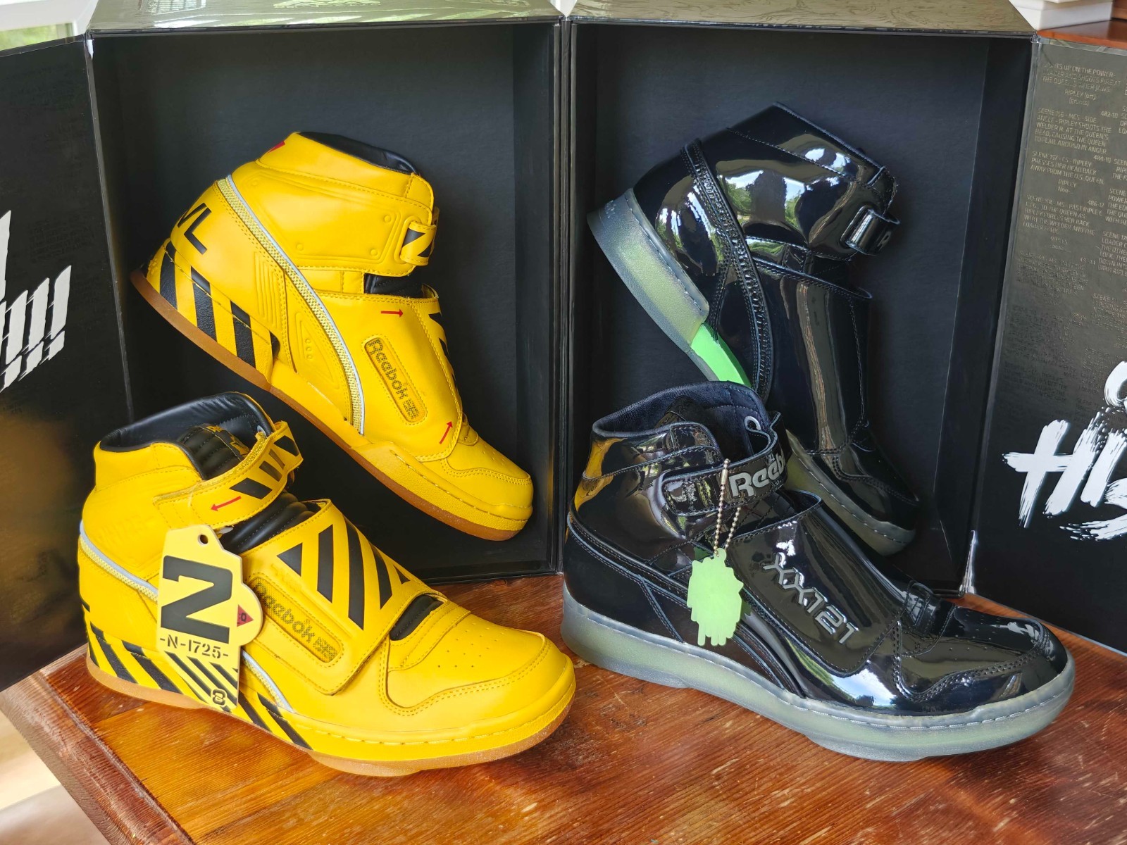 NIB Reebok Aliens Stomper Final Battle Double Pack Powerloader Queen M11.5 / W13