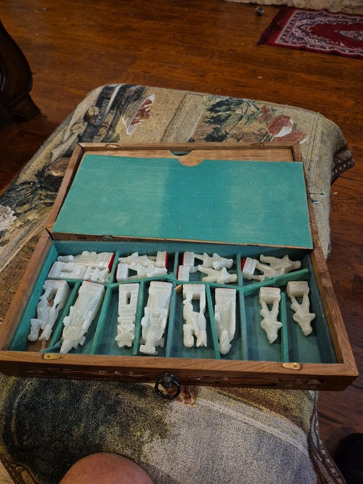 老式皂石象棋套装木箱两件损坏件 — 第 3/4 张图片