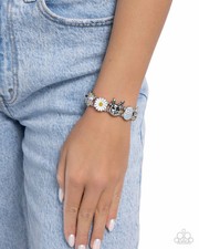 Paparazzi EAGER EASTER multi bracelet