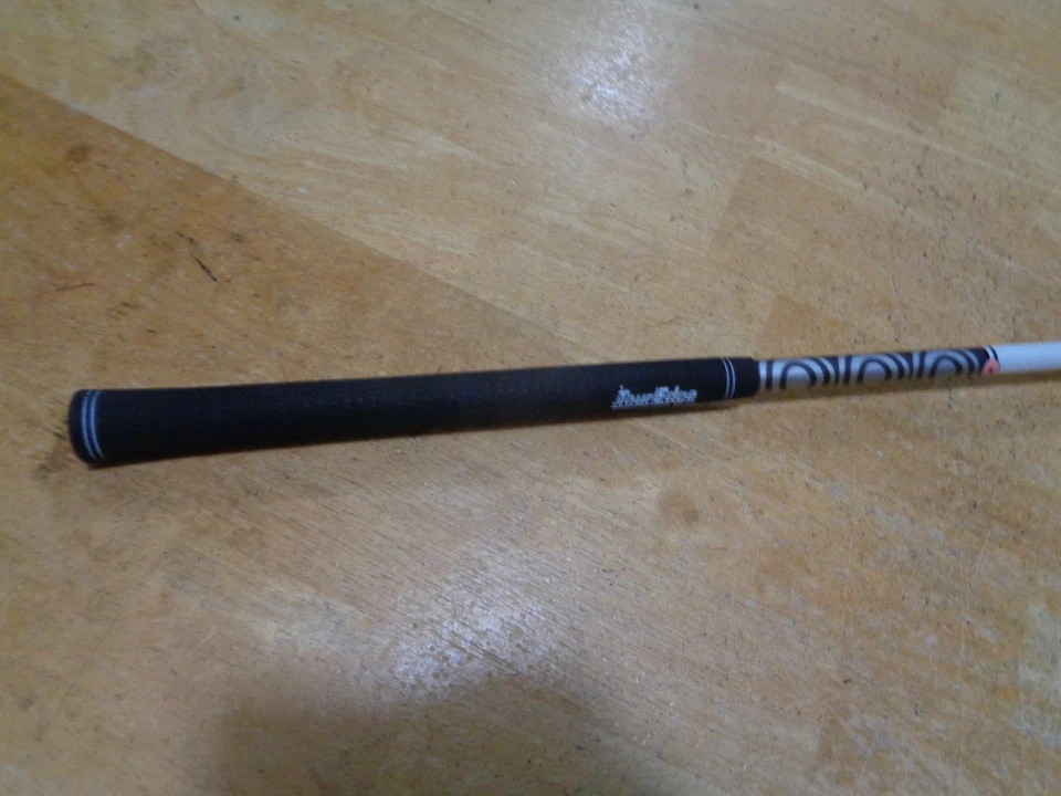 New Tour Edge Hot Launch 2 # 4 Utility IRON IRONS 23* Loft Graphite R-Flex - Image 4 of 4