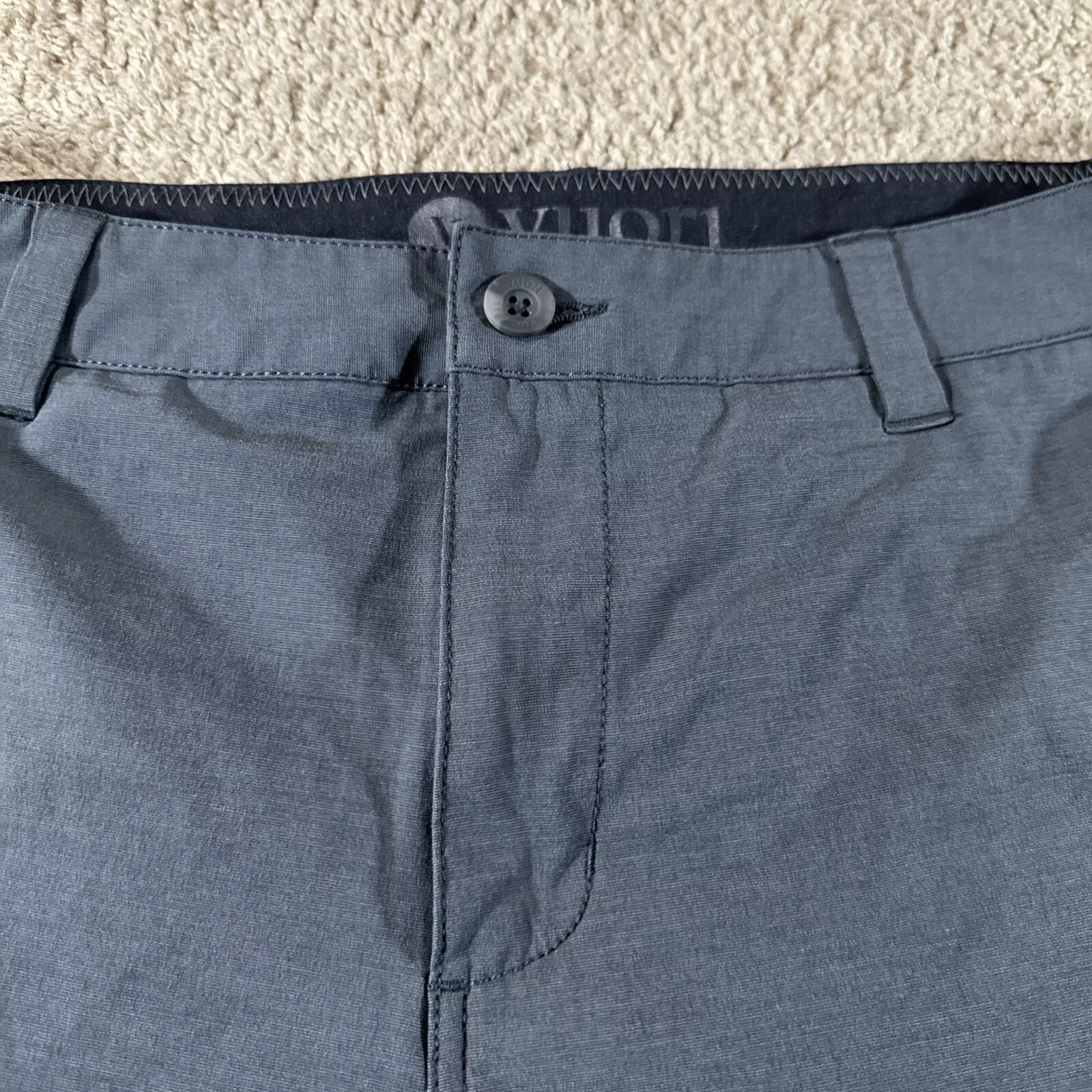 vuori aim performance stretch athleisure shorts