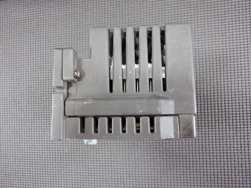 GE Fanuc IC660EBD24 12/24V 32 SRC GENIUS I/O BLOCK MODULE SEE DESCRIPTION - USED - Picture 5 of 14