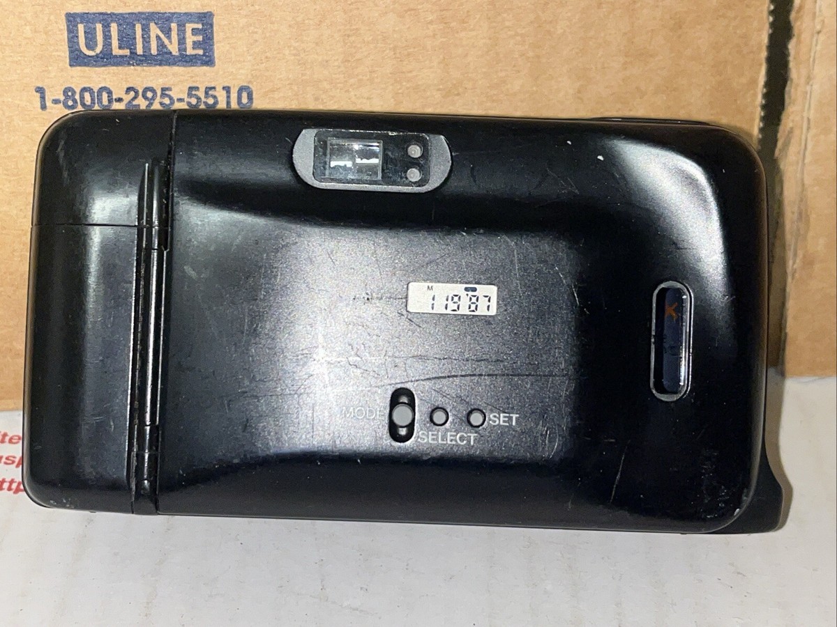 Yashica T4 35mm Point and Shoot Film Camera Carl Zeiss T Yashica T4 35mm Point and Shoot Film Camera Carl Zeiss T