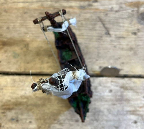 Sunken Pirate Ship with White Fabric Sails Fish Tank Aquarium Ornament - Afbeelding 11 van 11