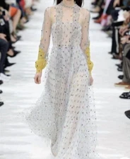 Brand New Valentino White Tulle Wedding Gown with some lace detail size 8