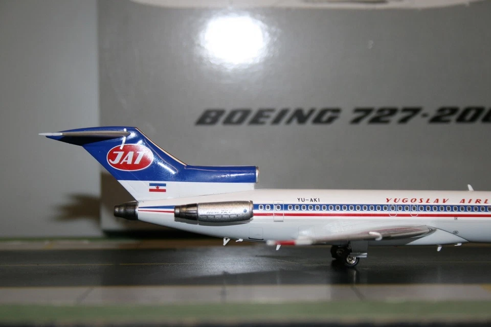 Retro Models/Inflight200 1:200 JAT Yugoslav Boeing 727-200 YU-AKI (RM72202) - Image 4 of 4