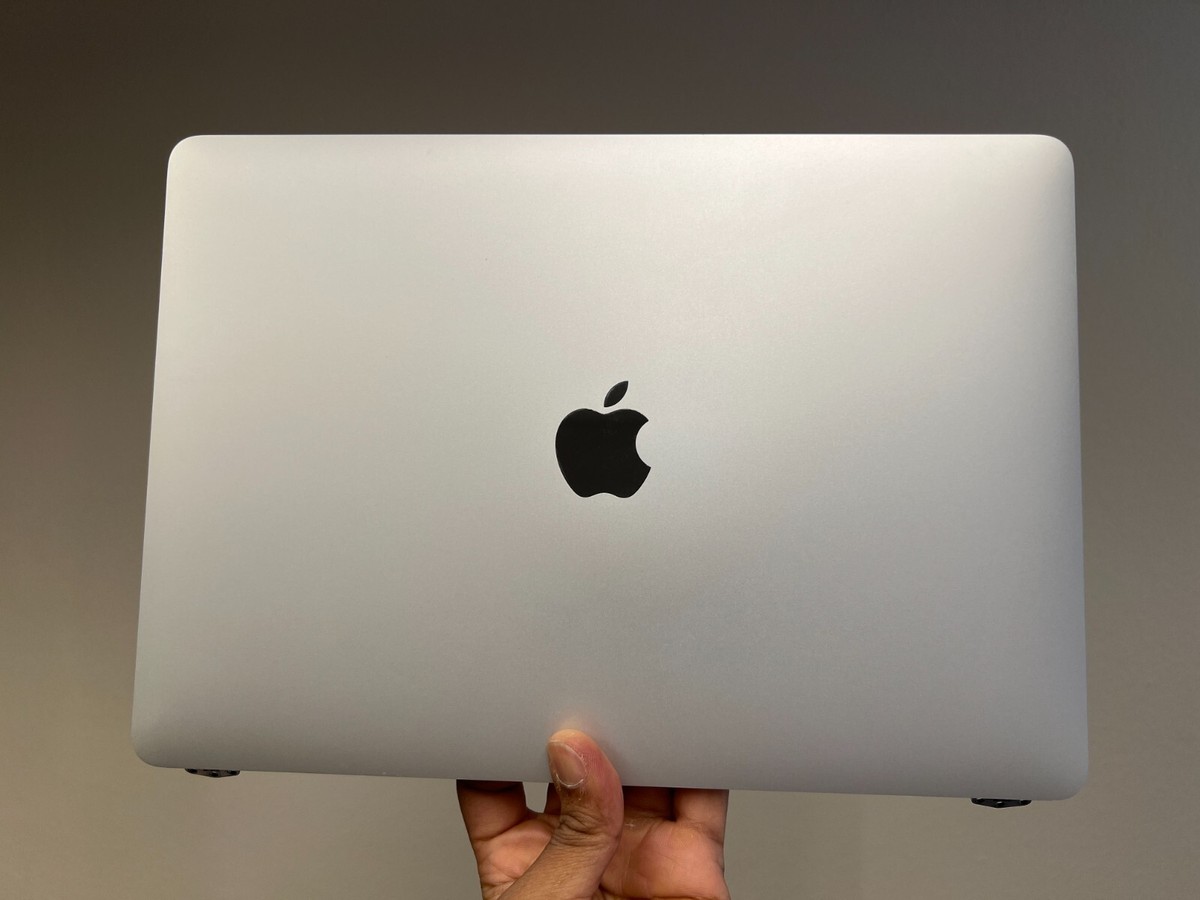 Apple MacBook Air 13inch シルバー A2337 【公式通販】