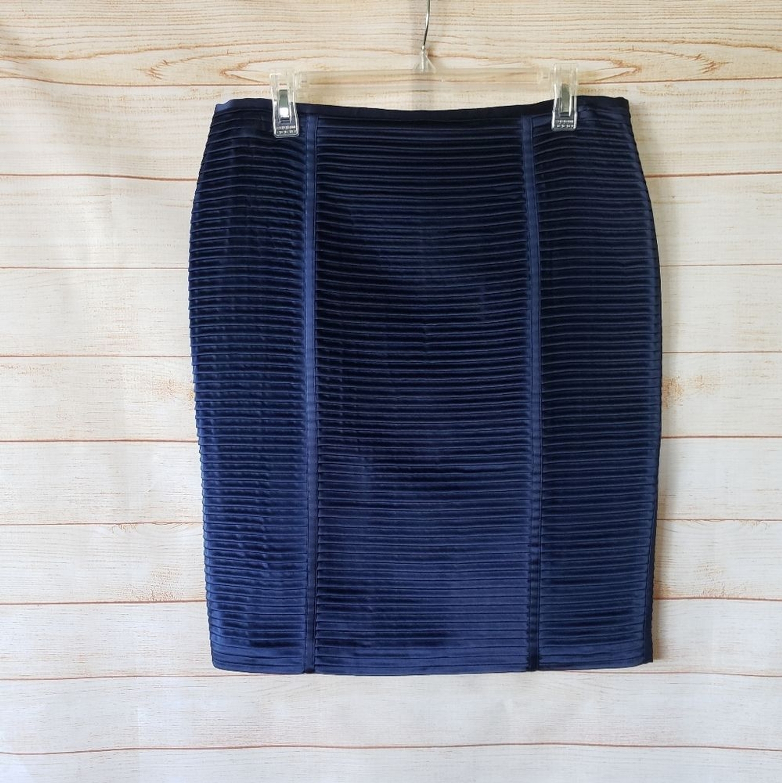 Armani Collezioni Silk Blend Satin Feel Pencil Skirt Designer Women's Size 8
