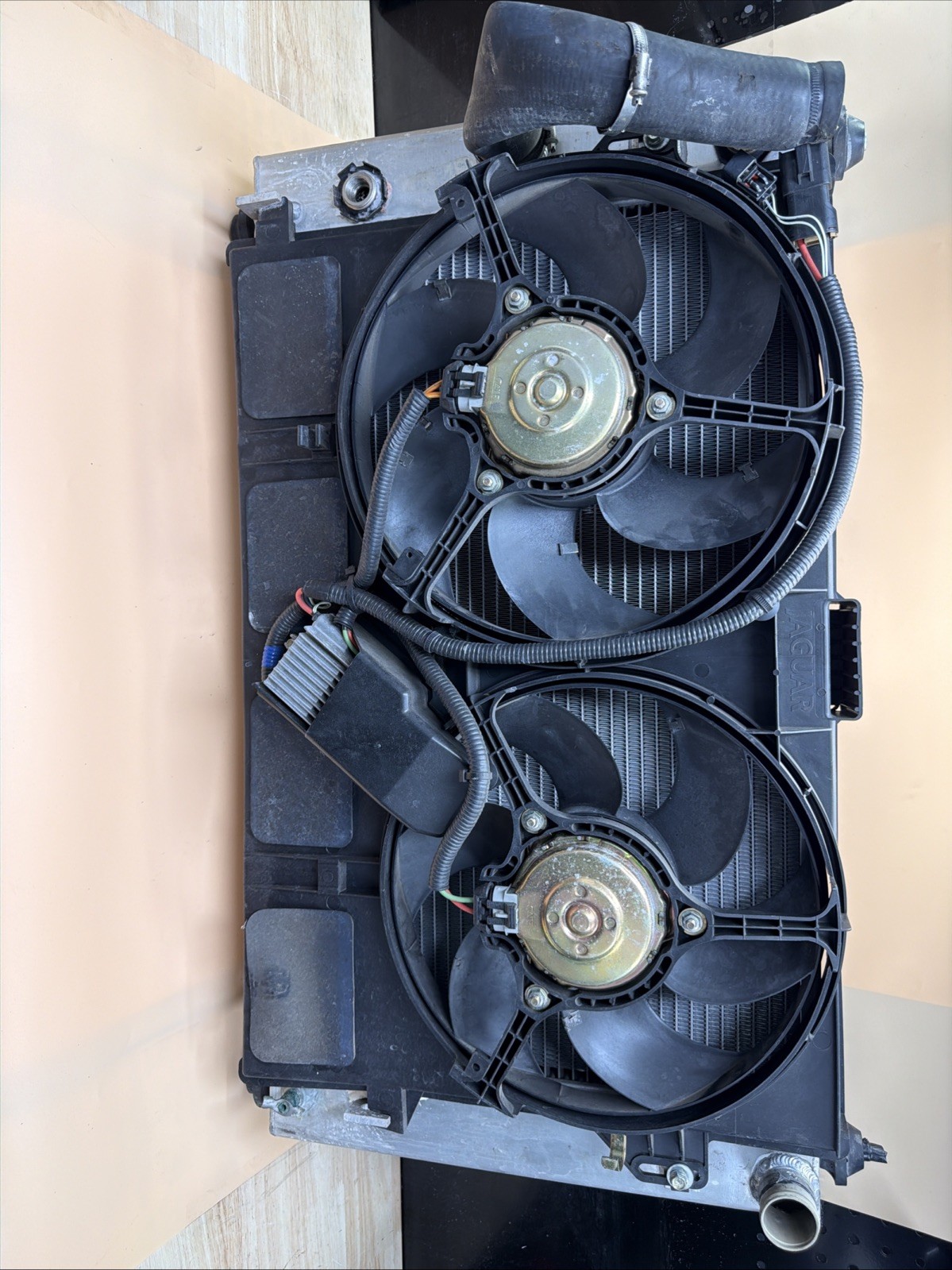 Aston Martin Vanquish 2001-2007 Fan assembly