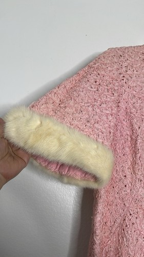 Vintage 50's 60' Penn Fifth Ave Pink Textured Weaved Short Sleeve Fur Trim Dress - Picture 3 of 11