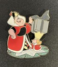 LE 135 Disney Snowflake Alice in Wonderland Queen Of Hearts Christmas Pin 2010