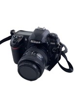 Nikon fotocamera reflex digitale D200 usata