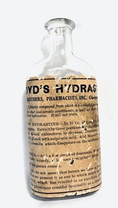 VINTAGE GLASS MEDICINE BOTTLE PRESCRIPTION LABEL COLLECTIBLE MEDICAL DISPLAY