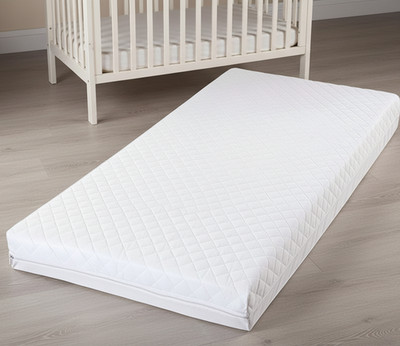 Kuscheliges Baby Kleinkind Wiege Bett Matratze gesteppte Oberfläche hypoallergen abwischbar