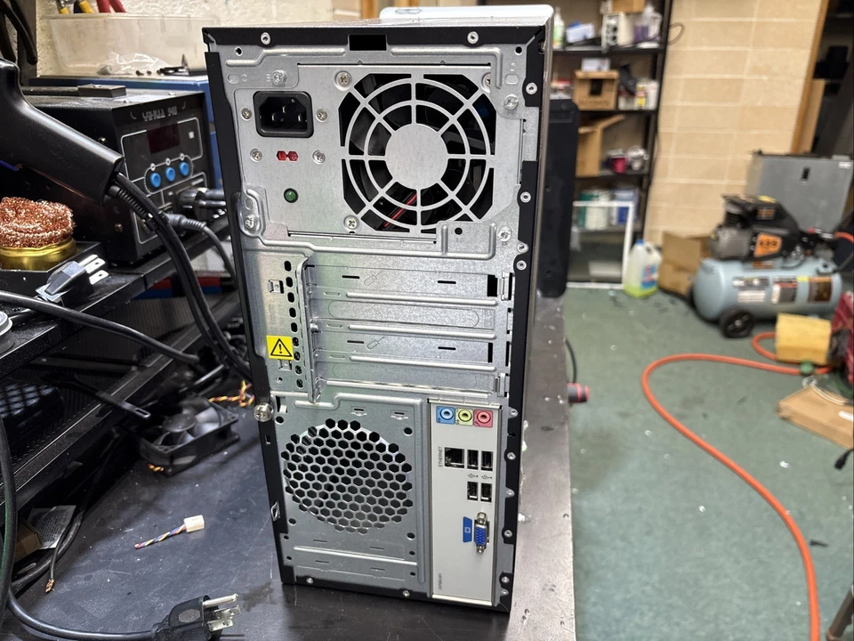 HP Pavilion Barebones Amd Athlon 2 X2 250 8GIGS DDR3 Foto 4 de 4