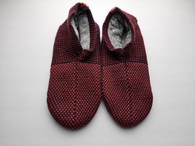 Bombas Gripper Slippers House Shoes Socks Size L (M 10-12.5  display picture 1