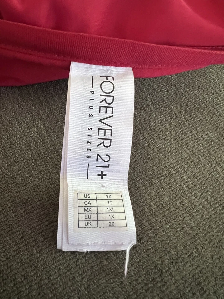 Bikini halter pin-up rojo cereza Forever 21 Foto 4 de 4