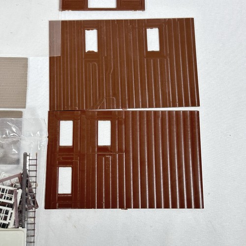 HO Scale ME-600 Micro Engineering Hay and Grain Store KIT MKD Butcher Shop 464 - Picture 14 of 18