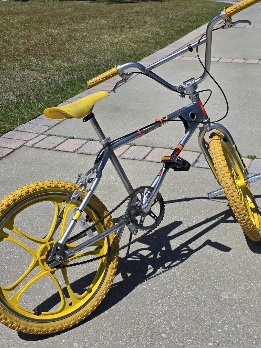 【定価7万円】stranger bmx / おまけ付き /値下げmax‼️ Mongoose Max Netflix Stranger Things 20 inch BMX Bike - Yellow | eBay