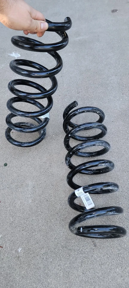 2019-2025 Ram 2500 HD 4×4 Front Springs OEM - Image 2 of 3