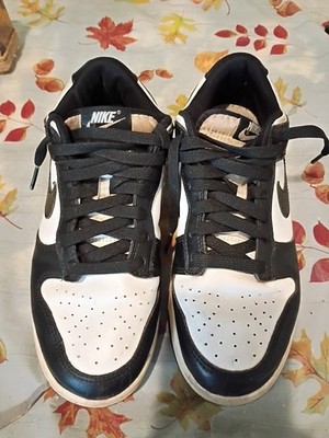 Nike Mens Dunk Low Black White Leather Lace Up Sneaker Shoes Size 7.5.  (B)