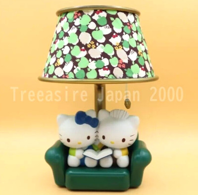 Seltene Hello Kitty grüne Raumleuchte in Sofa-Form mit Kätzchenmusterschirm n...
