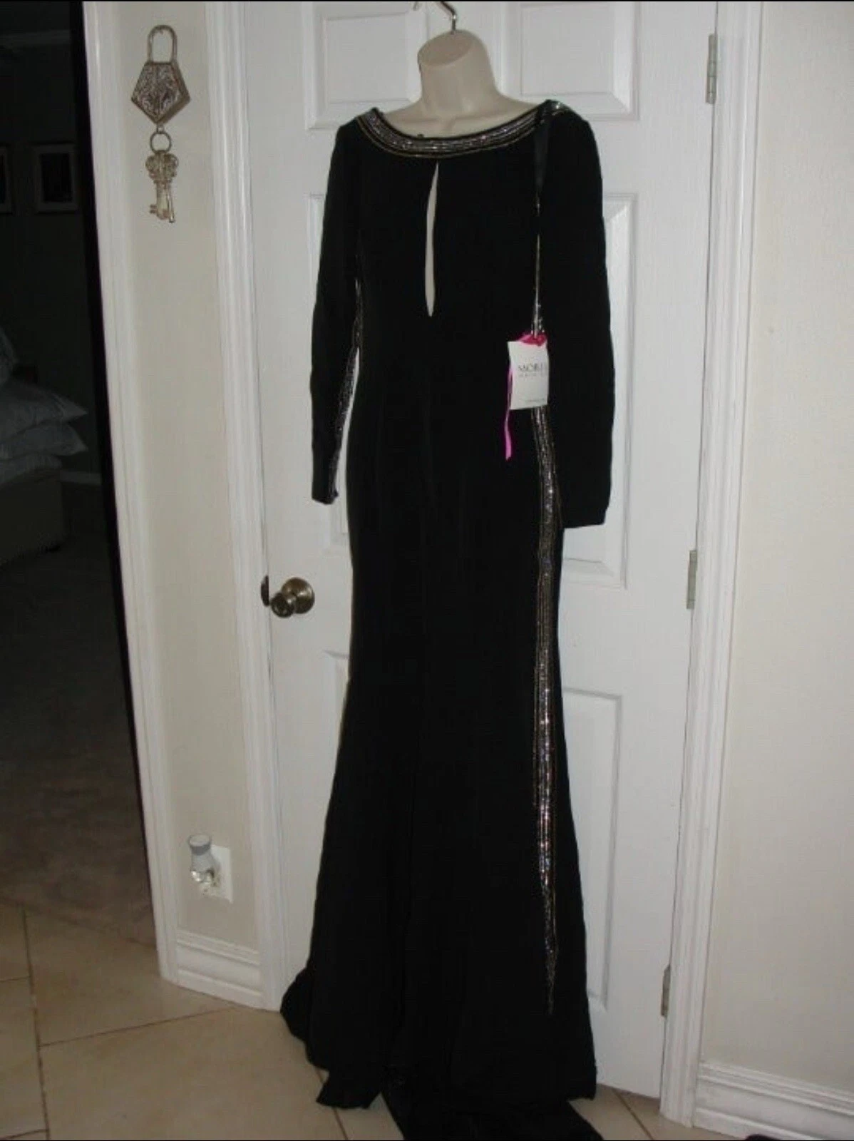 robe de gala mori lee haut de gamme piste qualité suprême taille 6 cravate noire événement