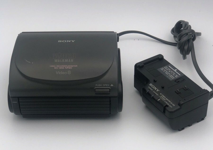 Sony GV-S50 Standard 8mm Video8 Video Walkman - NTSC - VGC Sony GV-S50 Standard 8mm Video8 Video Walkman - NTSC - VGC