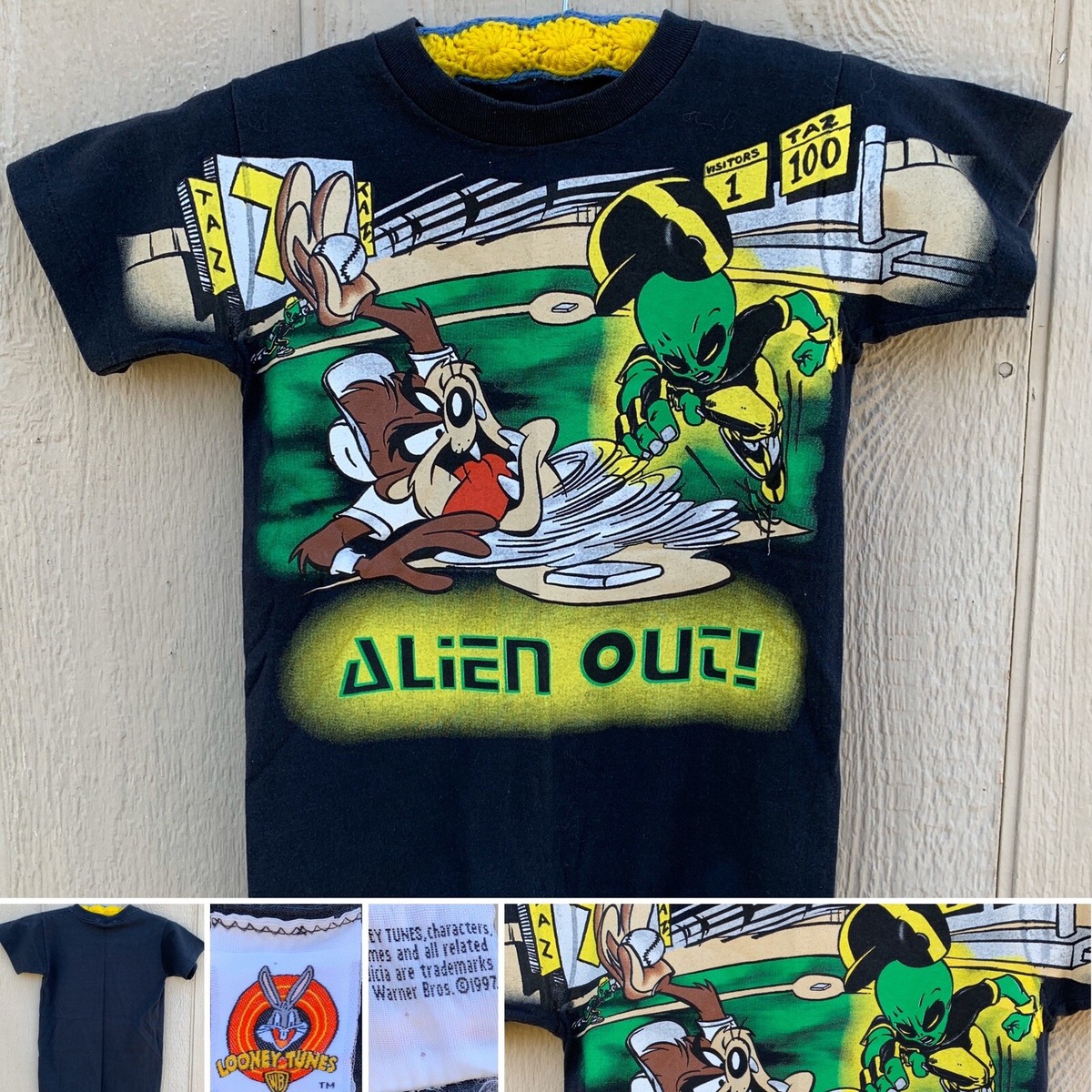 Vintage Alien Out! Tazmanian Devil (baseball theme) T-Shirt Looney 