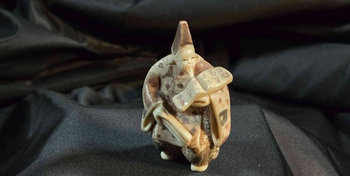 Vintage Netsuke Old Man Scholar Plastic Resin Reproduction Made In China - Picture 2 of 13
