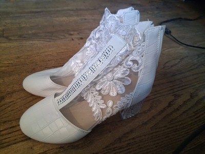 Women's Thick Heel Mesh Boots High Heels Pointed Embroidery Roman Shoes Fashion