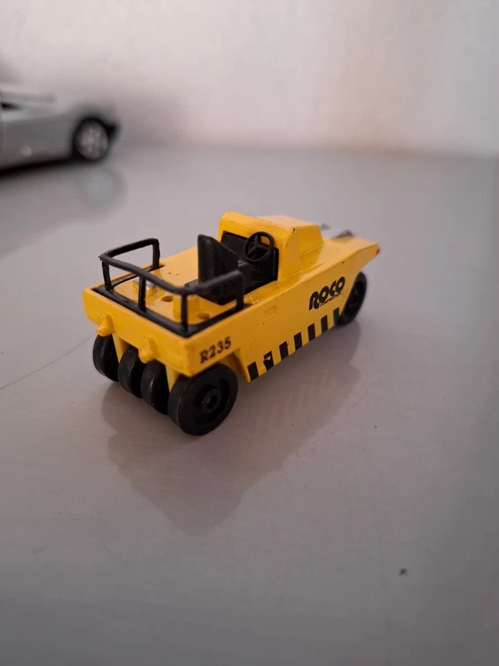 Vintage RealToy Roco Construction Diecast Car R235 Yellow - VERY RARE - Immagine 2 di 4