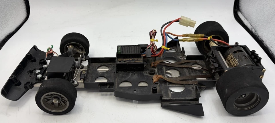 Per ricambi telaio vintage Tamiya con motore ed ESC - Immagine 3 di 4