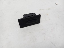 INTERRUPTOR DE LIBERACIÓN BOTÓN DE APERTURA DEL MALETERO TRASERO se adapta a MAZDA 3 2014 - 2018 OEM