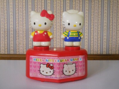 Sanrio Hello Kitty Dear Daniel mechanical KISSING coin Bank 2003