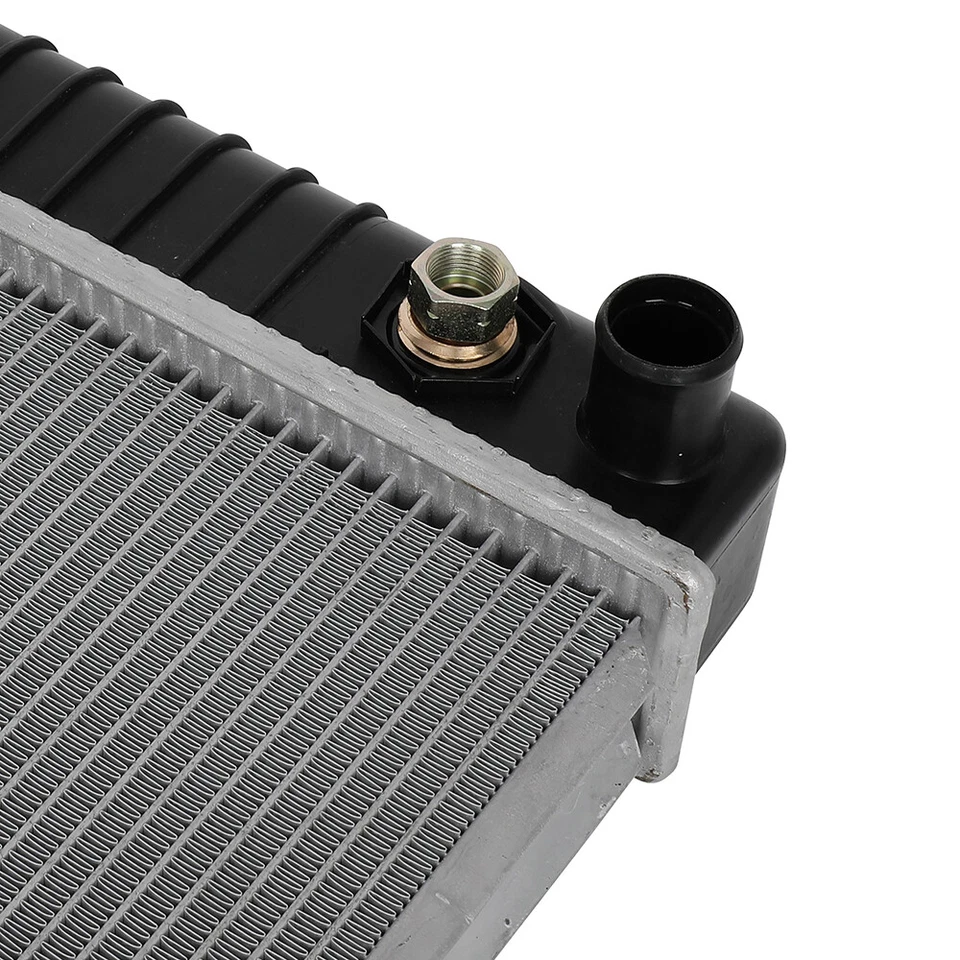 Radiator For 01-02 Chevrolet Silverado 2500 2001-2004 Chevrolet Silverado 3500 Foto 2 de 4