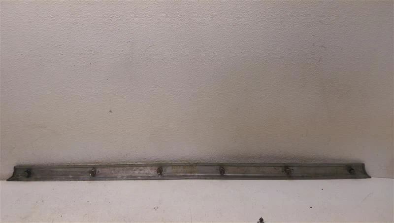 Moldura de panel con acabado Oldsmobile para Oldsmobile Cutlass 1962 sedán de 2 puertas Foto 4 de 4