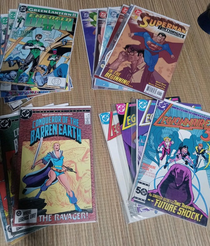 DC Comics Lot Of 4 Series Green Lantern, Legionarres, Superman And Barren Earth