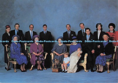 D298942 Diese formelle Studie. Aufgenommen von Lord Snowdon nach der Taufe von Pr