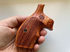 New Hardwood Handmade Grip for S W K/L Frame Round Butt Grip Opened back Checker