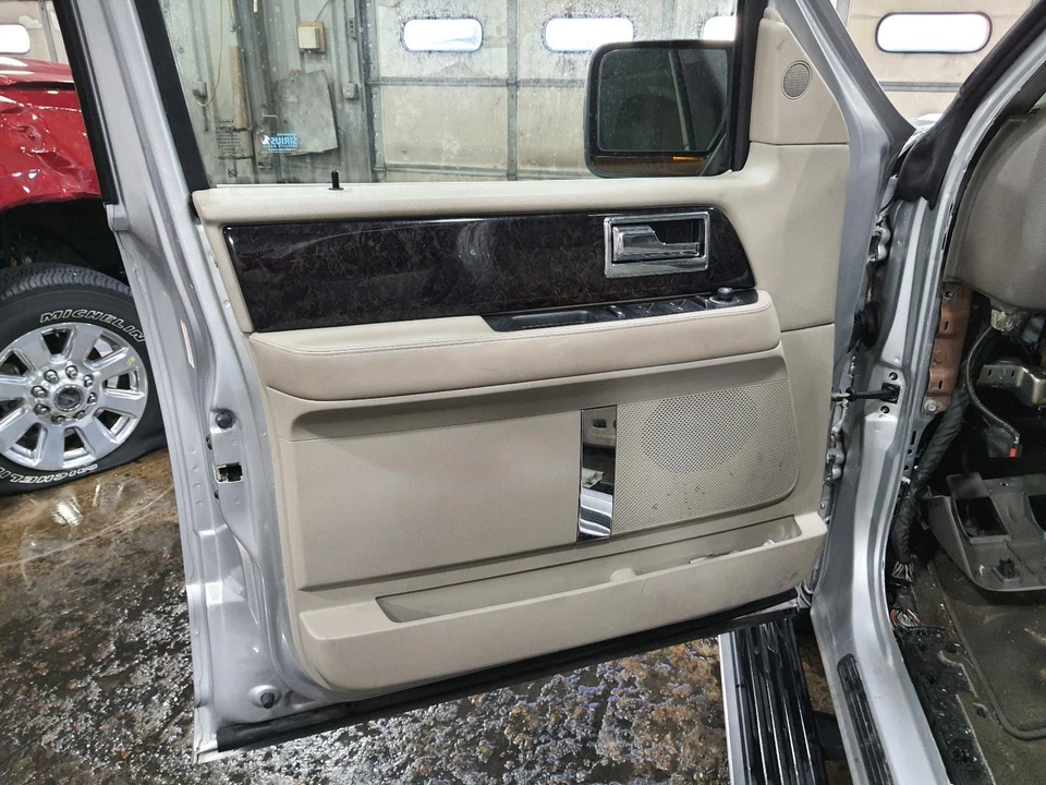 2015-2017 Lincoln Navigator Front Left Driver Door Trim Panel Power w/Switches Foto 2 de 4