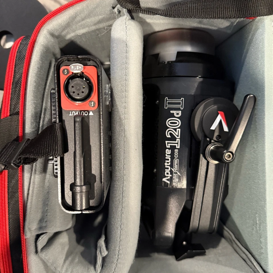 Paquete de luces LED Aputure Light Storm LS C120D II - Incluye estuche de transporte Foto 2 de 4