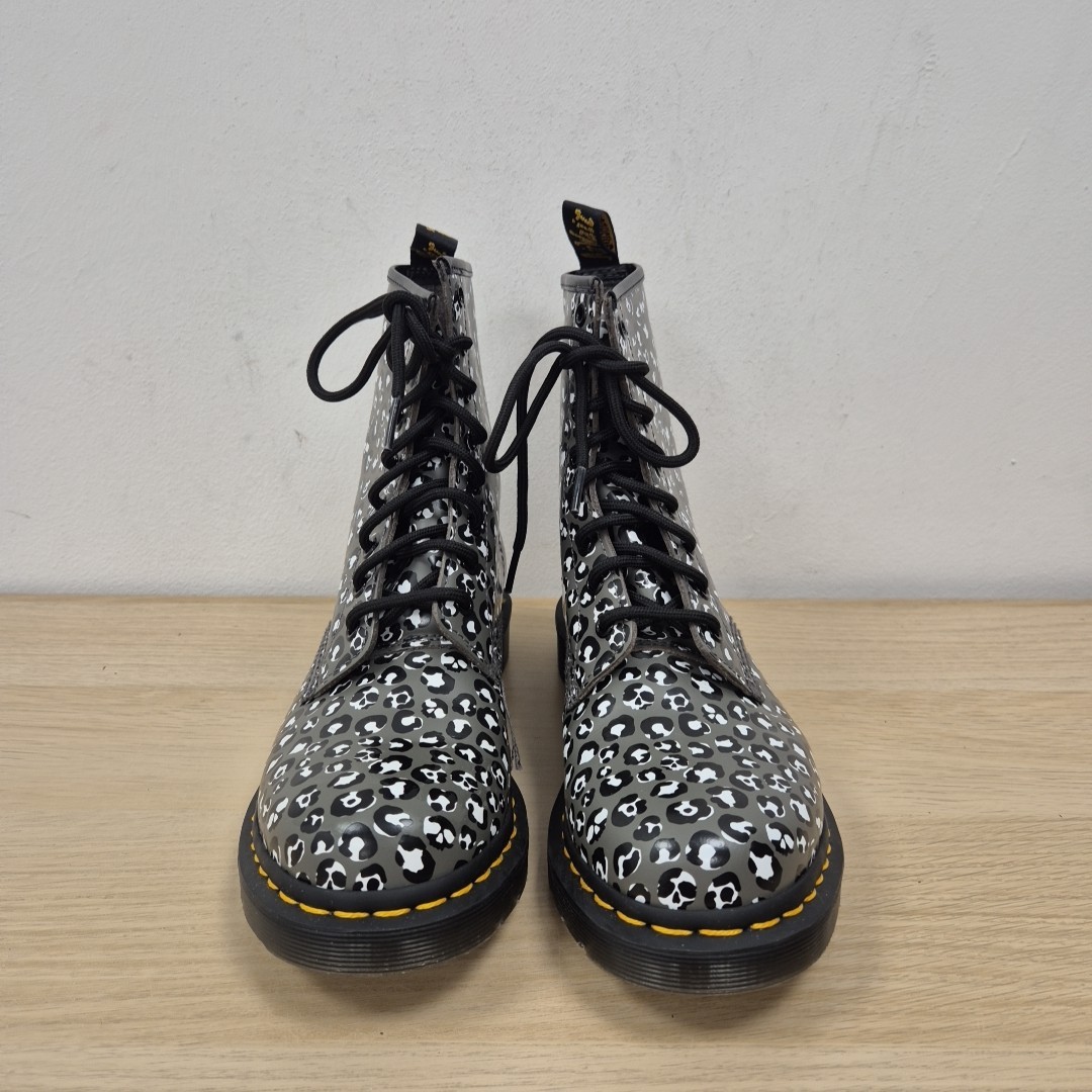 Dr Martens 1460 Leopard Skulls Gunmetal Grey Leather Ankle Boots Size Uk 6.5 image 4