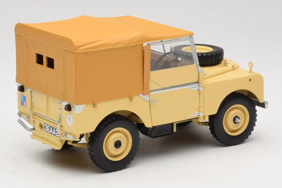 150168911 Land Rover 88 Series I RAF Beige Minichamps 1:18 - Image 3 of 4