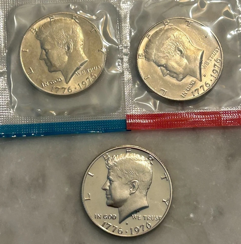 1976 P D S Kennedy Commemorative Half Dollar - Proof & BU 3 Coin Lot Mint Cello - Image 4 of 4