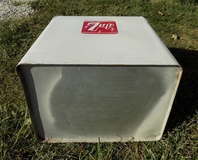 7up Metal Soda Pop Bottle Cooler, Picnic Ice Chest, Vintage Drinks