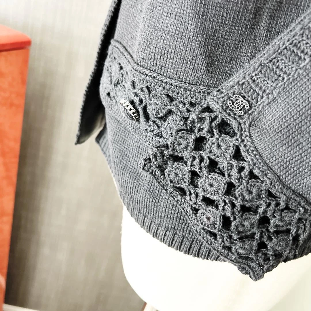 Giacca CHANEL all'uncinetto nera perla ricamata all'uncinetto maglia 40 Made in France