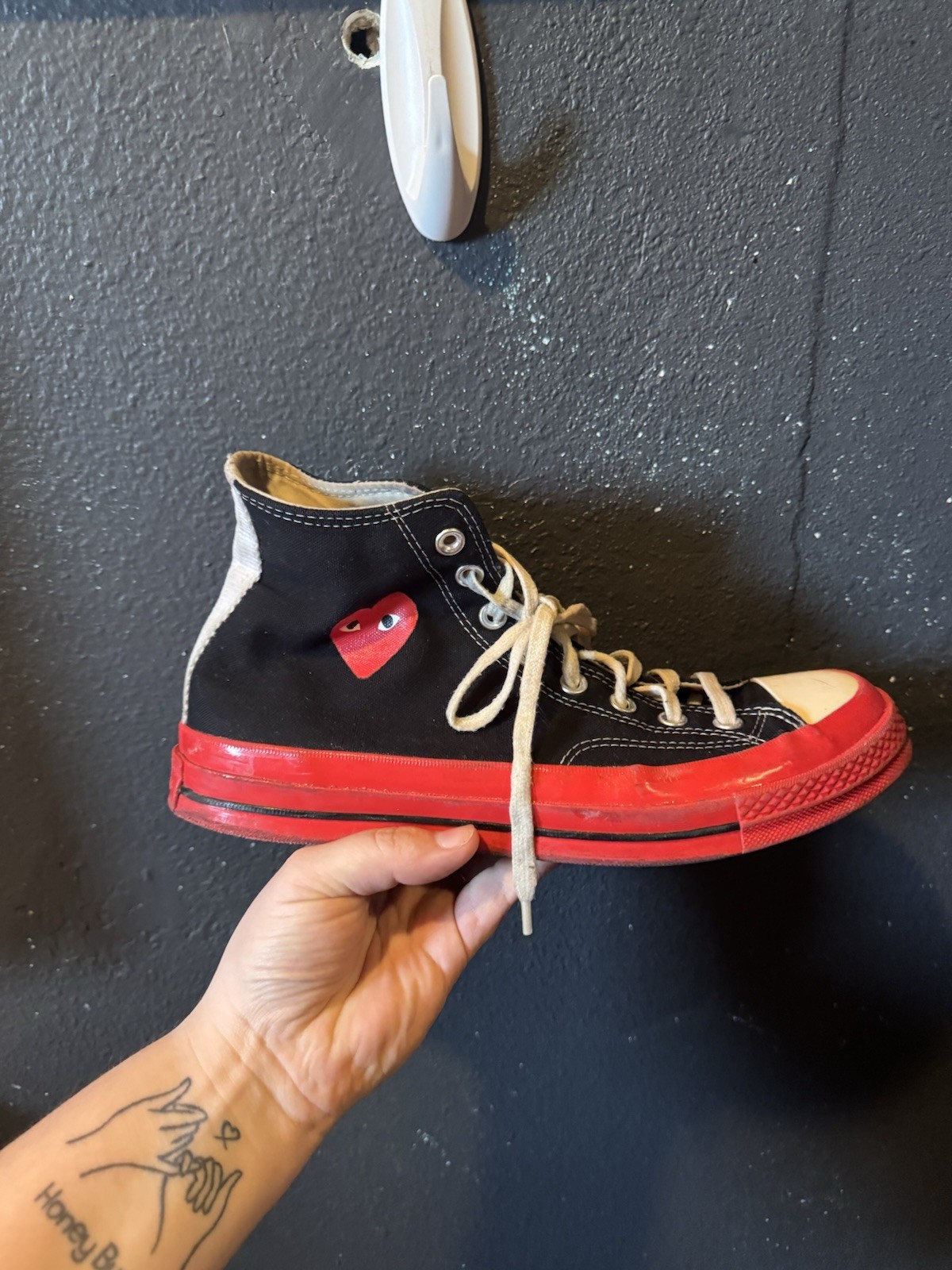 SAOLA Sneakers alte Converse X Comme Des Garçons All Star suola nera e rossa