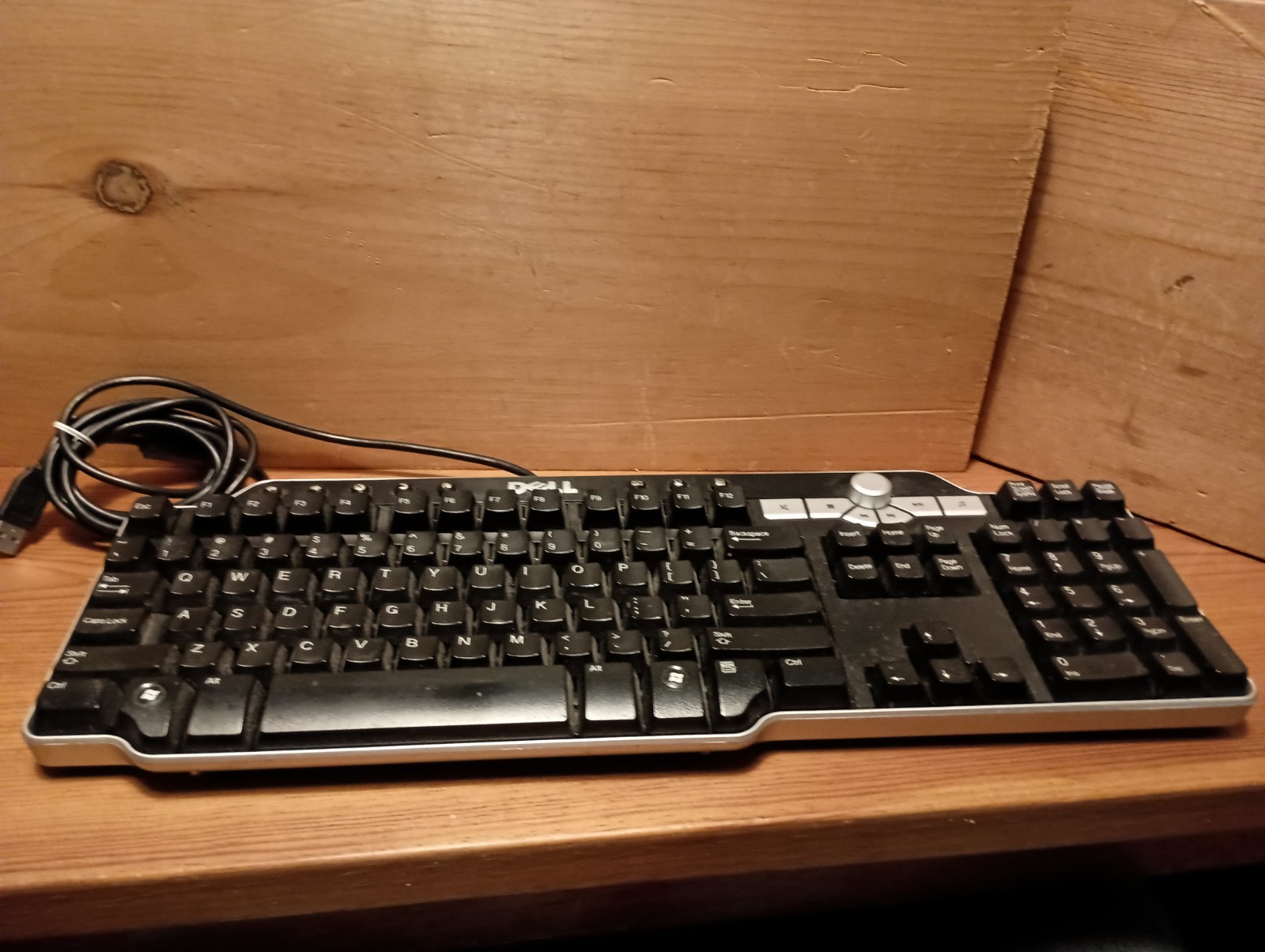 Multimedia Keyboard Black Wired w/ USB Hub Dell SK-8135 pre-