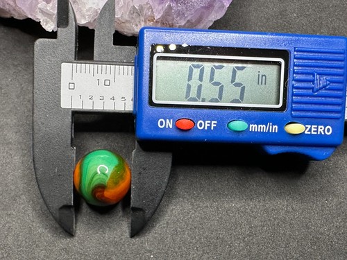 AMAZING & SMALL Vintage Akro Agate Blended Tri-Color Corkscrew Marble - .55" WOW - Picture 8 of 8